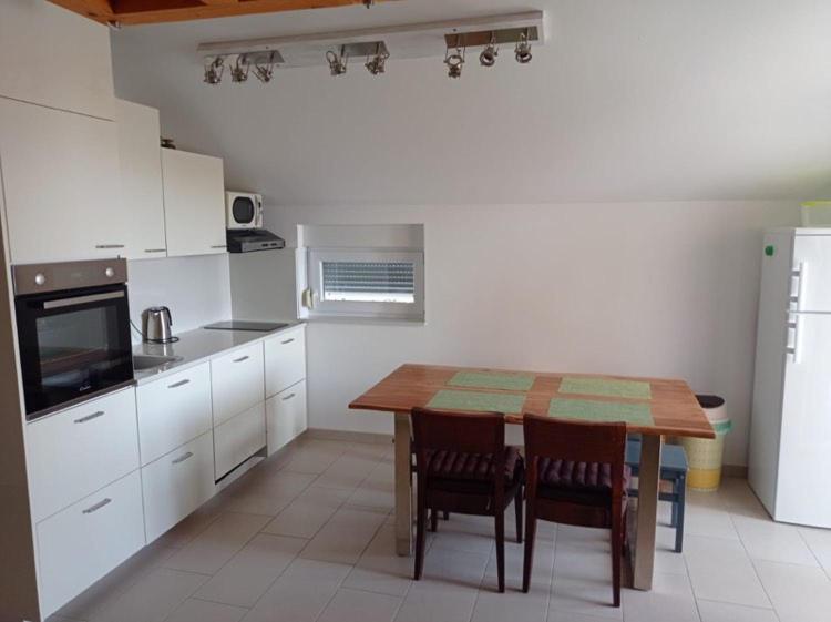Apartment Lavanda Mandre Buitenkant foto